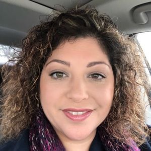 Meet your Posher, Yolanda